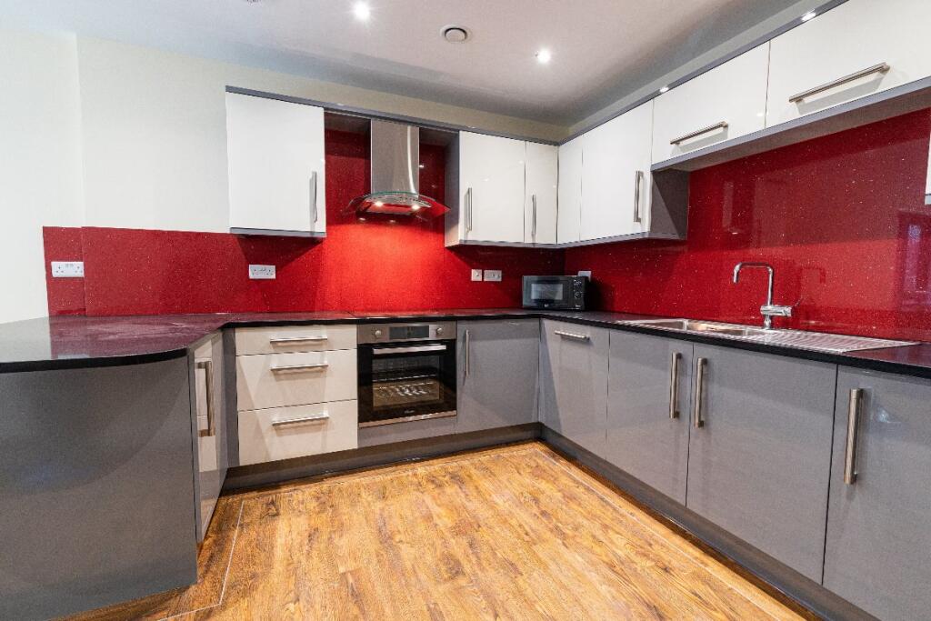 3 bed Apartment for rent in Long Line. From MAF Students