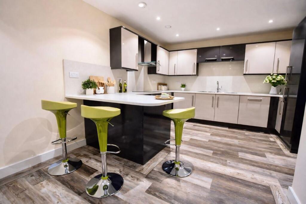 3 bed Apartment for rent in Long Line. From MAF Students 3 bed Apartment for rent in Long Line. From MAF Students