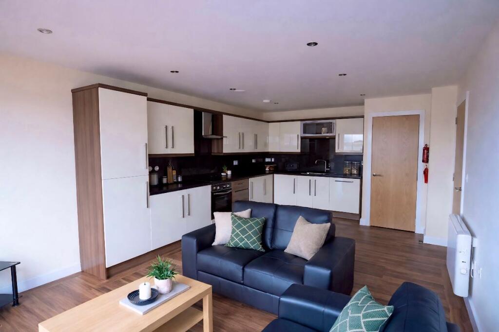 4 bed Apartment for rent in Sheffield. From MAF Students
