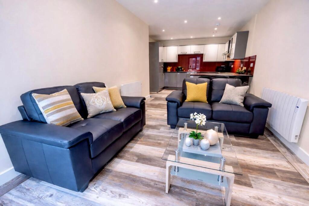 3 bed Apartment for rent in Long Line. From MAF Students