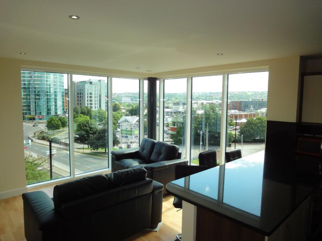 3 bed Apartment for rent in Long Line. From MAF Students 3 bed Apartment for rent in Long Line. From MAF Students