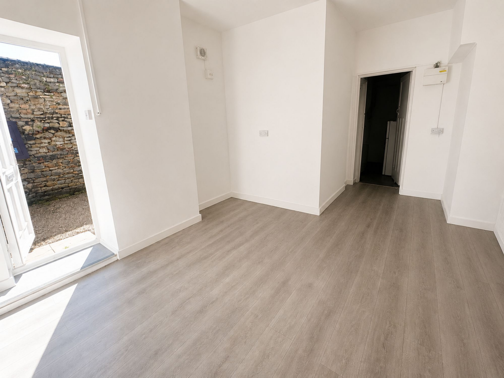 4 bed Apartment for rent in Crofts End. From Acen Properties - Bristol