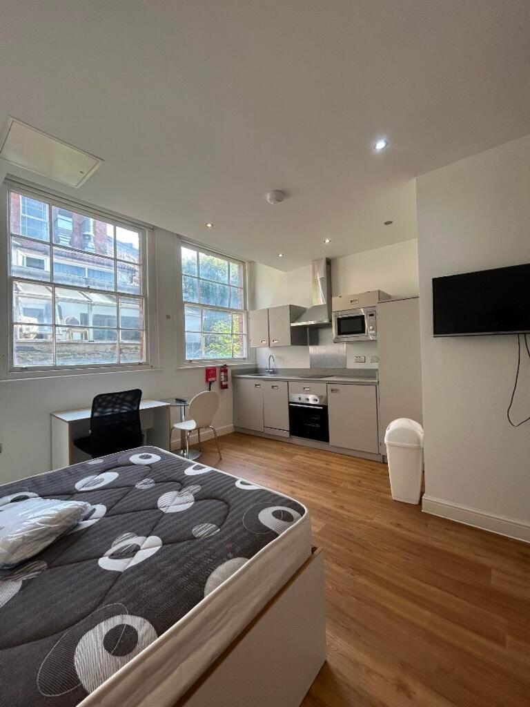 4 bed Studio for rent in Bristol. From Xeno Property - Bristol 4 bed Studio for rent in Bristol. From Xeno Property - Bristol