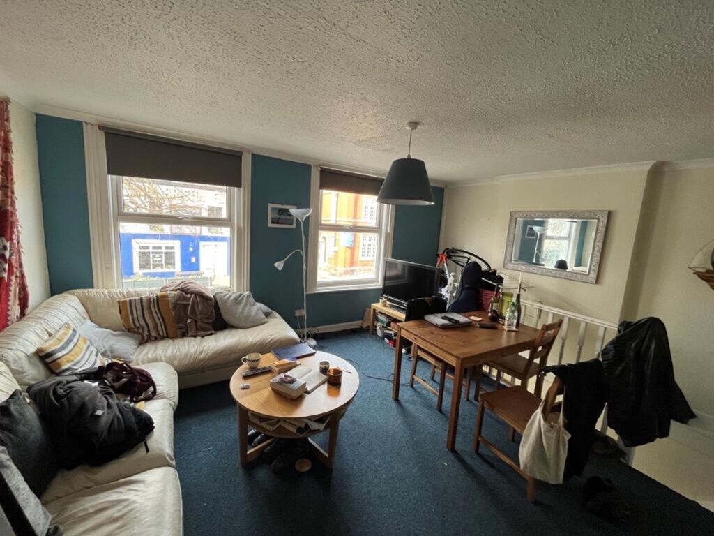 2 bed 1st Floor Flat for rent in Bristol. From Xeno Property - Bristol