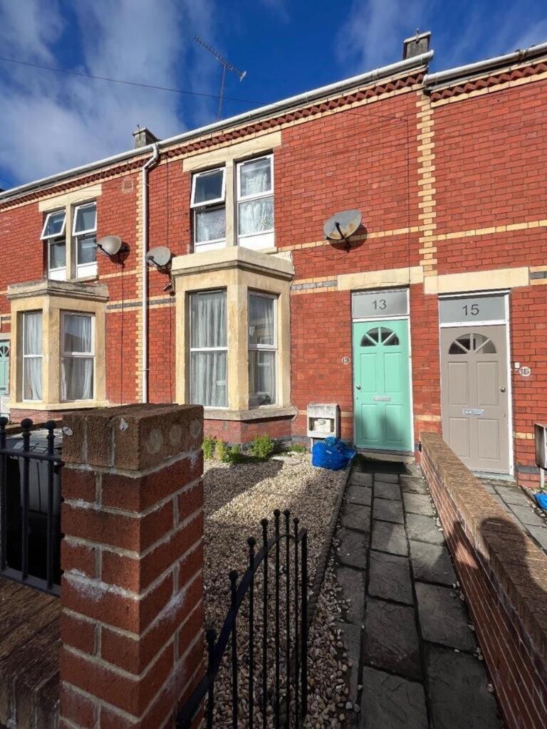 4 bed Mid Terraced House for rent in Stapleton. From Xeno Property - Bristol 4 bed Mid Terraced House for rent in Stapleton. From Xeno Property - Bristol