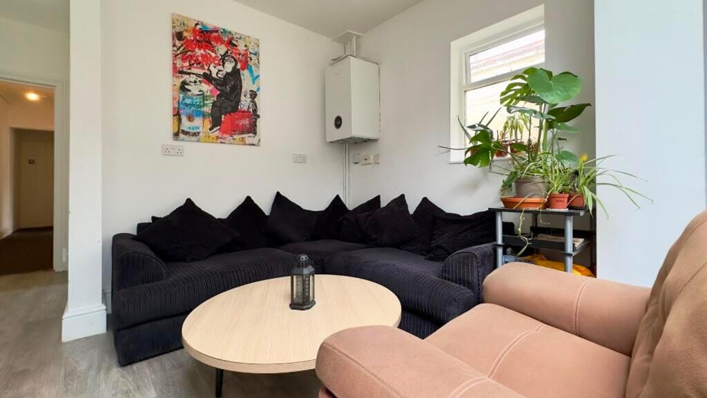 1 bed Mid Terraced House for rent in Stapleton. From Xeno Property - Bristol 1 bed Mid Terraced House for rent in Stapleton. From Xeno Property - Bristol