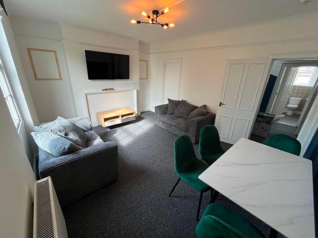 4 bed 1st Floor Flat for rent in Bristol. From Xeno Property - Bristol 4 bed 1st Floor Flat for rent in Bristol. From Xeno Property - Bristol