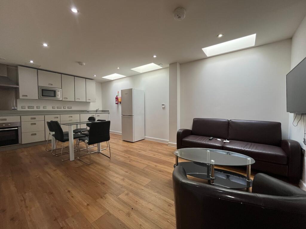 5 bed 1st Floor Flat for rent in Bristol. From Xeno Property - Bristol