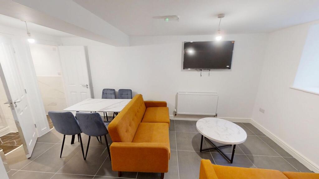 5 bed Mid Terraced House for rent in Bristol. From Xeno Property - Bristol