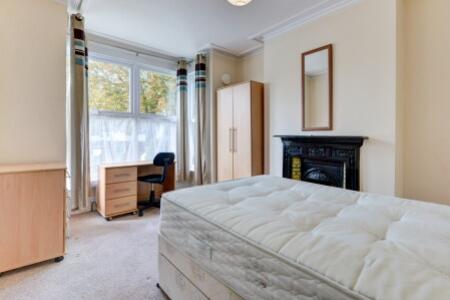 6 bed Mid Terraced House for rent in Brighton and Hove. From G4 Lets - Brighton