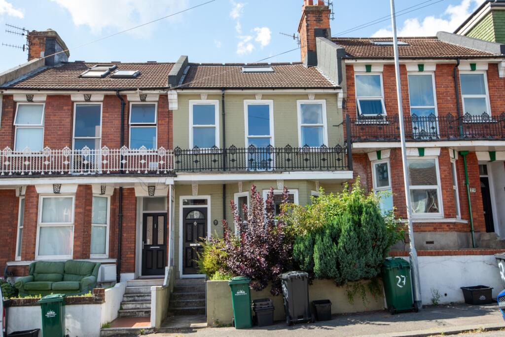 6 bed Mid Terraced House for rent in Brighton and Hove. From G4 Lets - Brighton