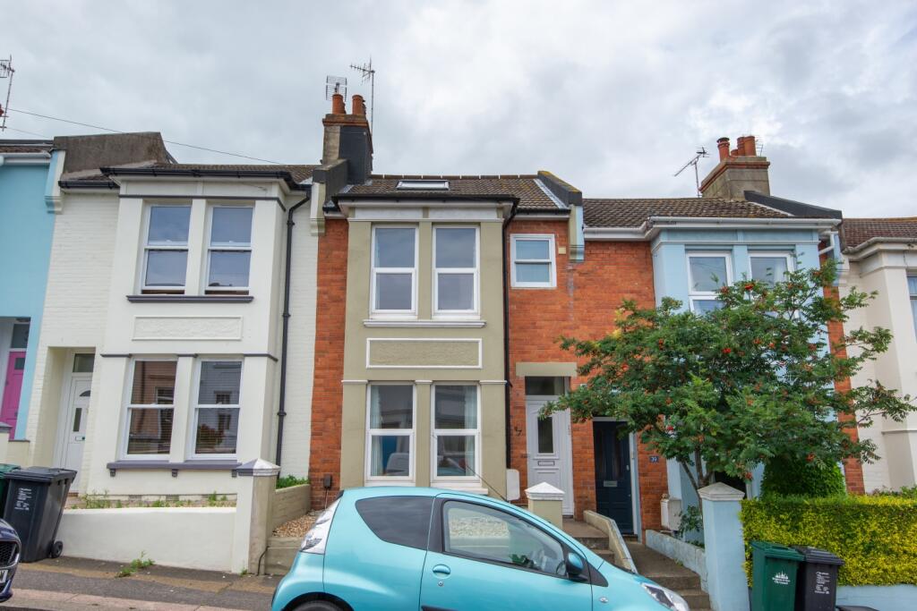 6 bed Mid Terraced House for rent in Ovingdean. From G4 Lets - Brighton 6 bed Mid Terraced House for rent in Ovingdean. From G4 Lets - Brighton