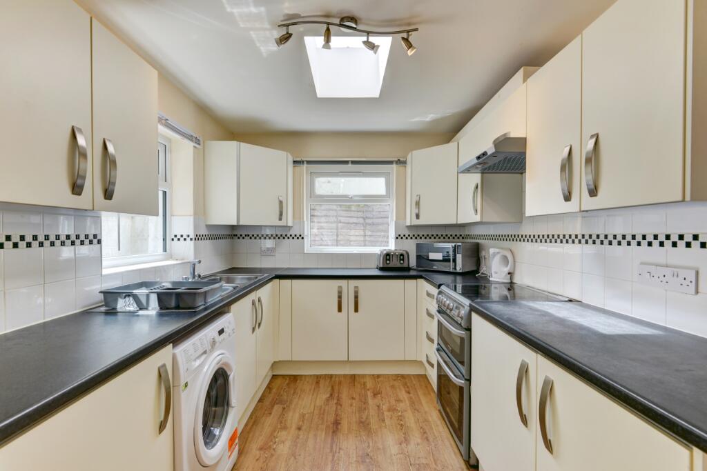6 bed Mid Terraced House for rent in Ovingdean. From G4 Lets - Brighton