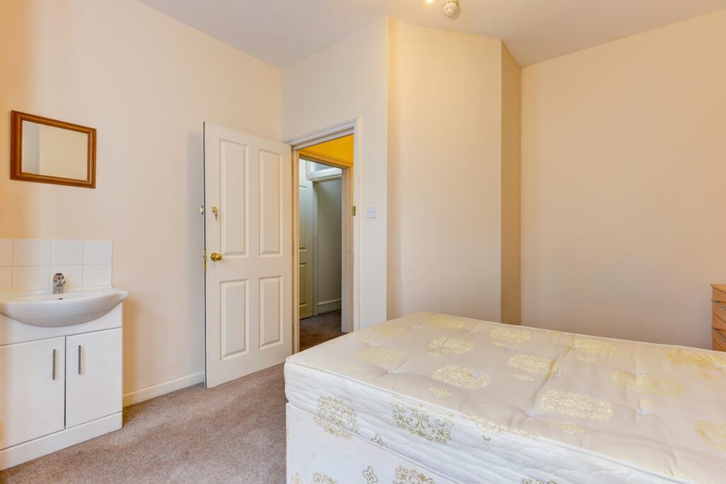 7 bed Mid Terraced House for rent in Brighton and Hove. From G4 Lets - Brighton