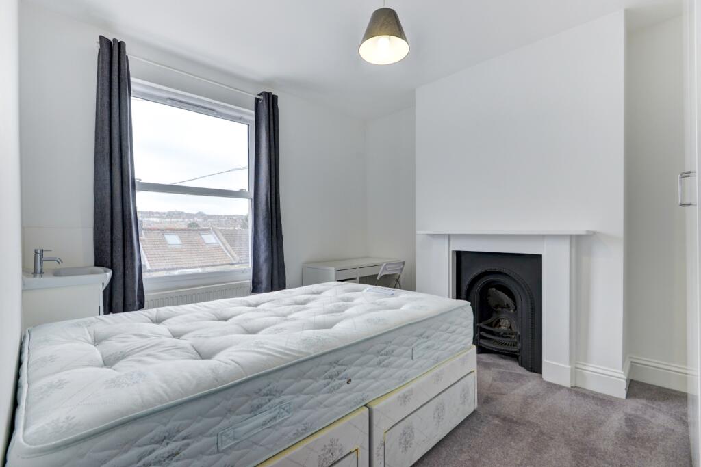 8 bed Mid Terraced House for rent in Ovingdean. From G4 Lets - Brighton