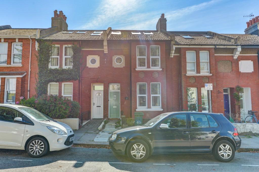6 bed Mid Terraced House for rent in Ovingdean. From G4 Lets - Brighton