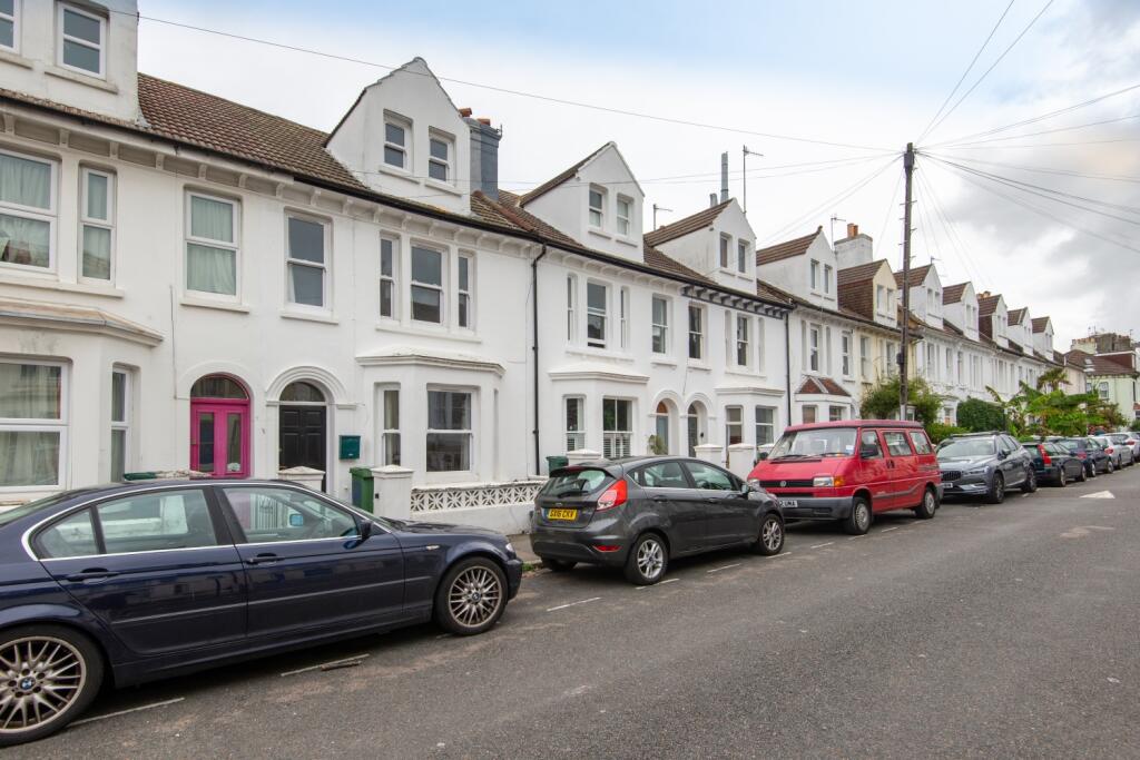 6 bed Mid Terraced House for rent in Brighton and Hove. From G4 Lets - Brighton