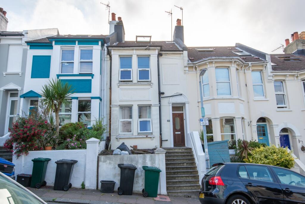6 bed Mid Terraced House for rent in Ovingdean. From G4 Lets - Brighton