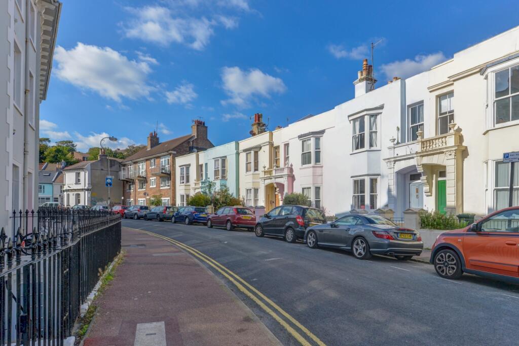 6 bed Mid Terraced House for rent in Ovingdean. From G4 Lets - Brighton