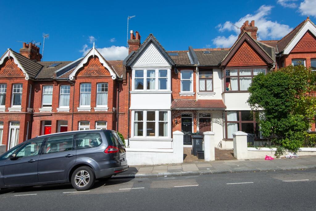 6 bed Mid Terraced House for rent in Ovingdean. From G4 Lets - Brighton