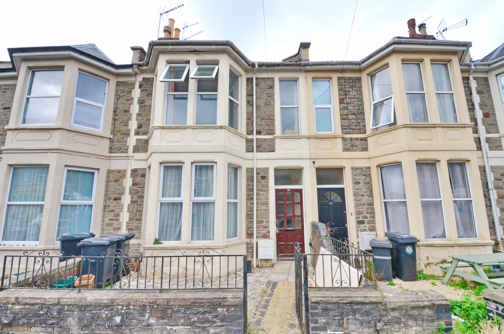 5 bed Mid Terraced House for rent in Bristol. From R and G Property - Bristol (Apex)