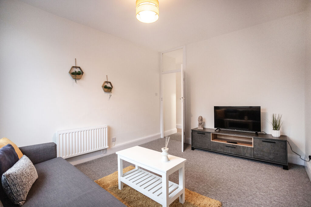 3 bed Apartment for rent in Bristol. From R and G Property - Bristol (Apex)