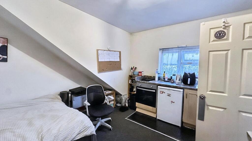 1 bed 1st Floor Flat for rent in Bristol. From R and G Property - Bristol (Apex)