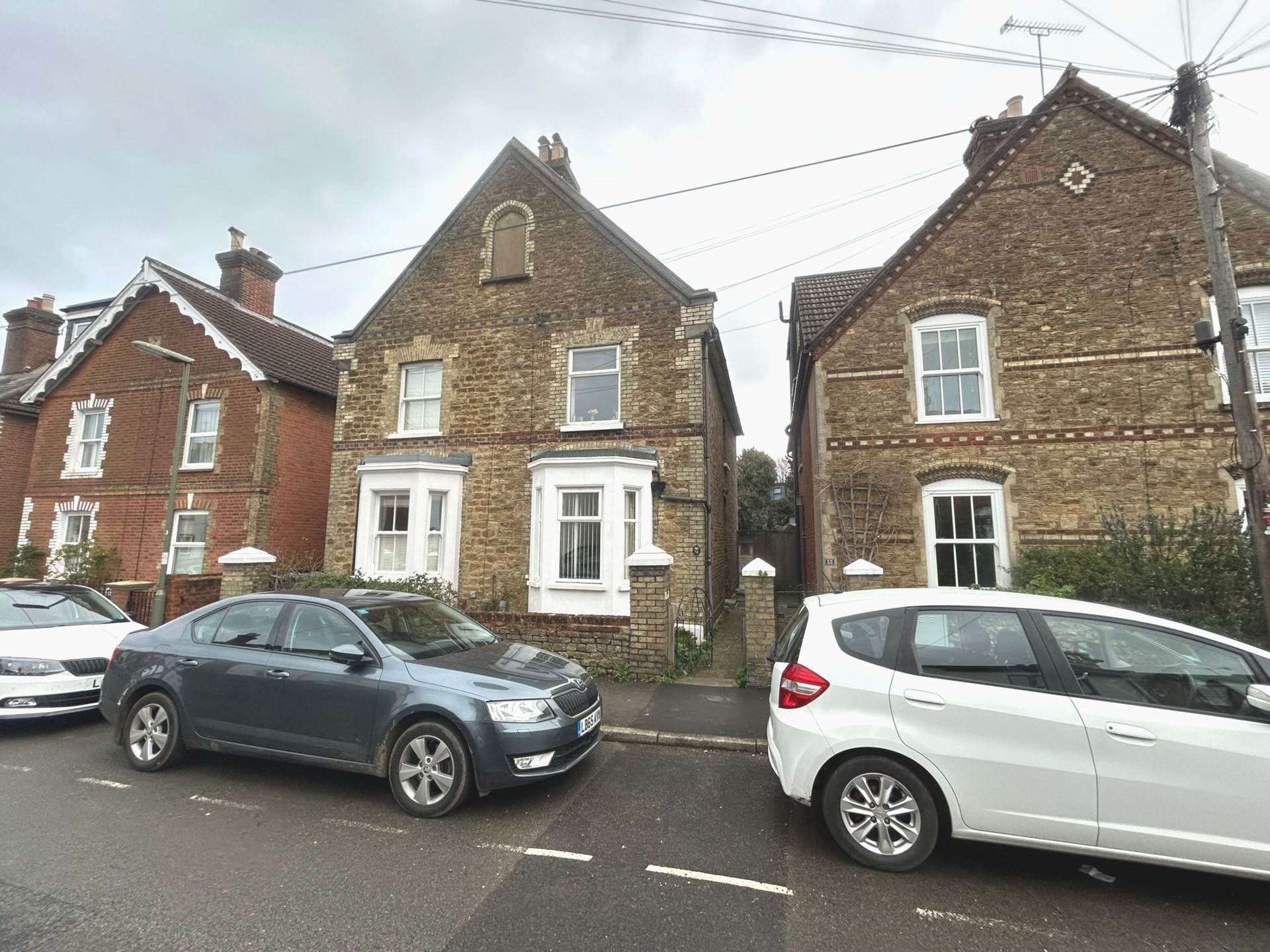 6 bed Semi Detached for rent in Guildford. From Hoods Residential