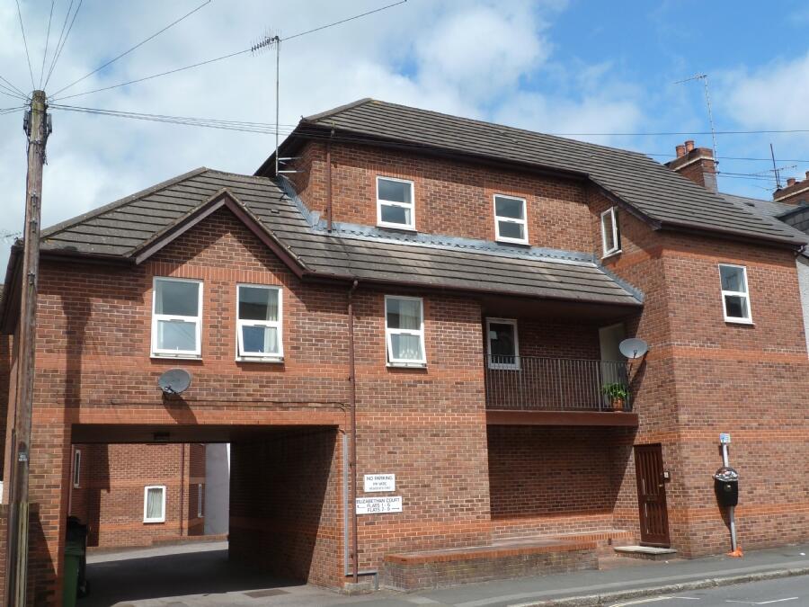 1 bed 1st Floor Flat for rent in Shillingford Abbot. From Capron Gould - Exeter