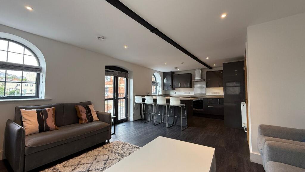 4 bed Apartment for rent in Exeter. From Capron Gould - Exeter