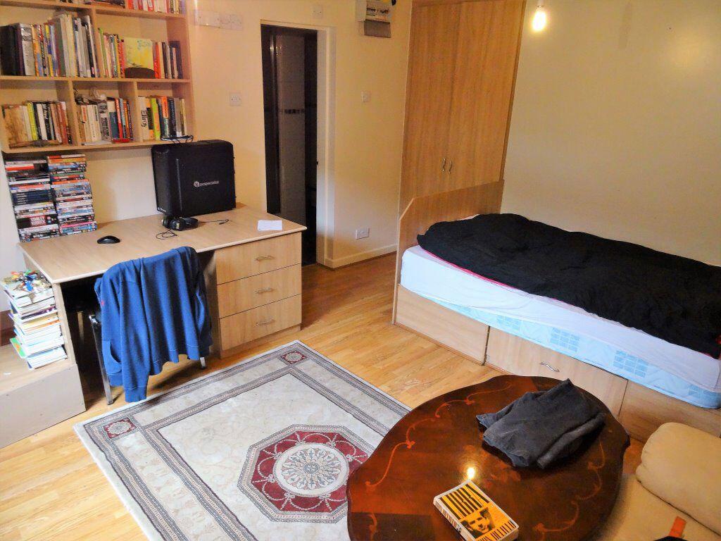0 bed Studio for rent in Leeds. From DEU Estates - Leeds