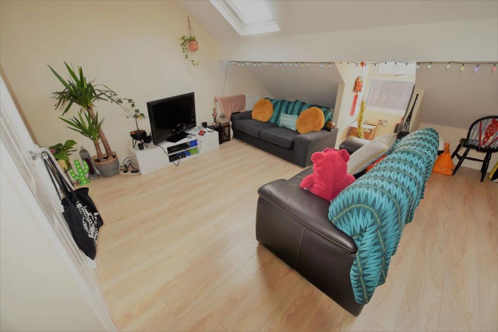 2 bed 1st Floor Flat for rent in Leeds. From DEU Estates - Leeds