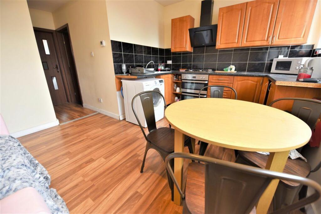 3 bed 1st Floor Flat for rent in Leeds. From DEU Estates - Leeds