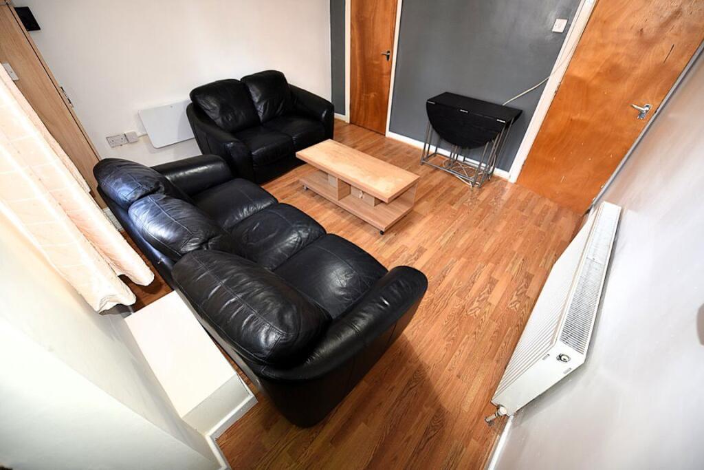 4 bed Detached for rent in Leeds. From DEU Estates - Leeds