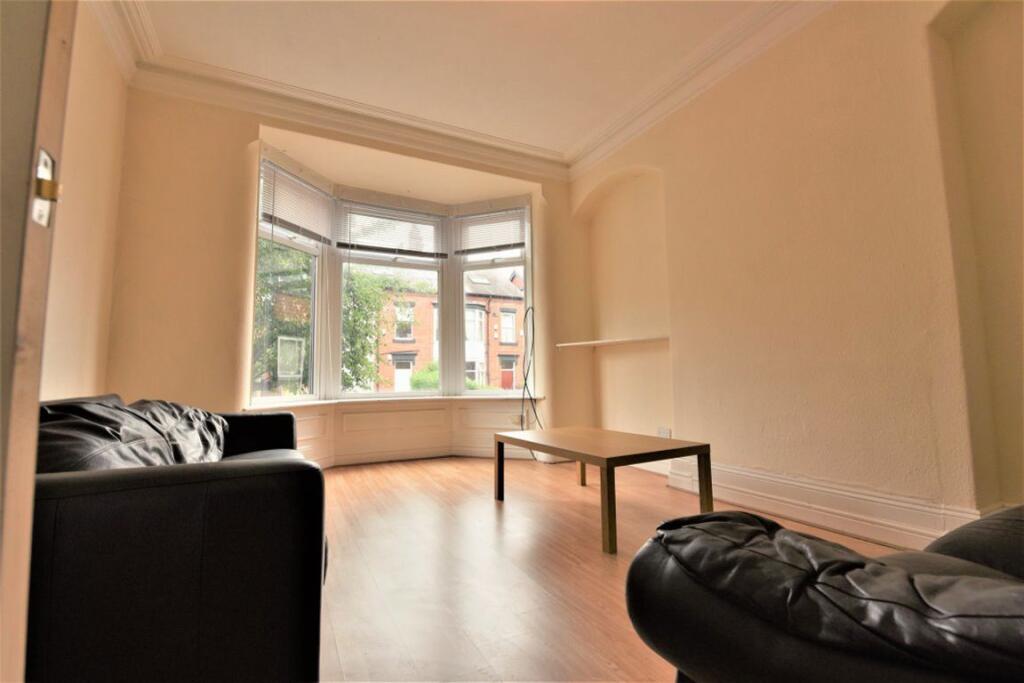 6 bed Detached for rent in Leeds. From DEU Estates - Leeds