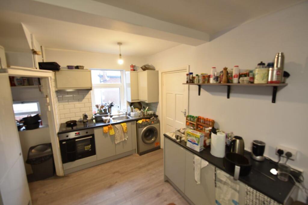 4 bed Detached for rent in Leeds. From DEU Estates - Leeds 4 bed Detached for rent in Leeds. From DEU Estates - Leeds