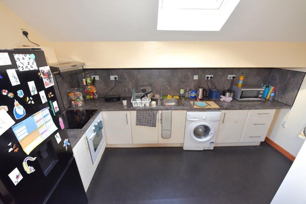 2 bed 1st Floor Flat for rent in Leeds. From DEU Estates - Leeds