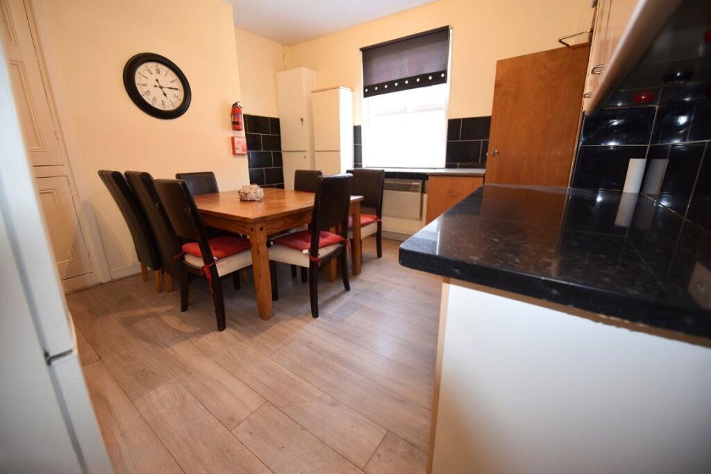 4 bed Detached for rent in Leeds. From DEU Estates - Leeds 4 bed Detached for rent in Leeds. From DEU Estates - Leeds