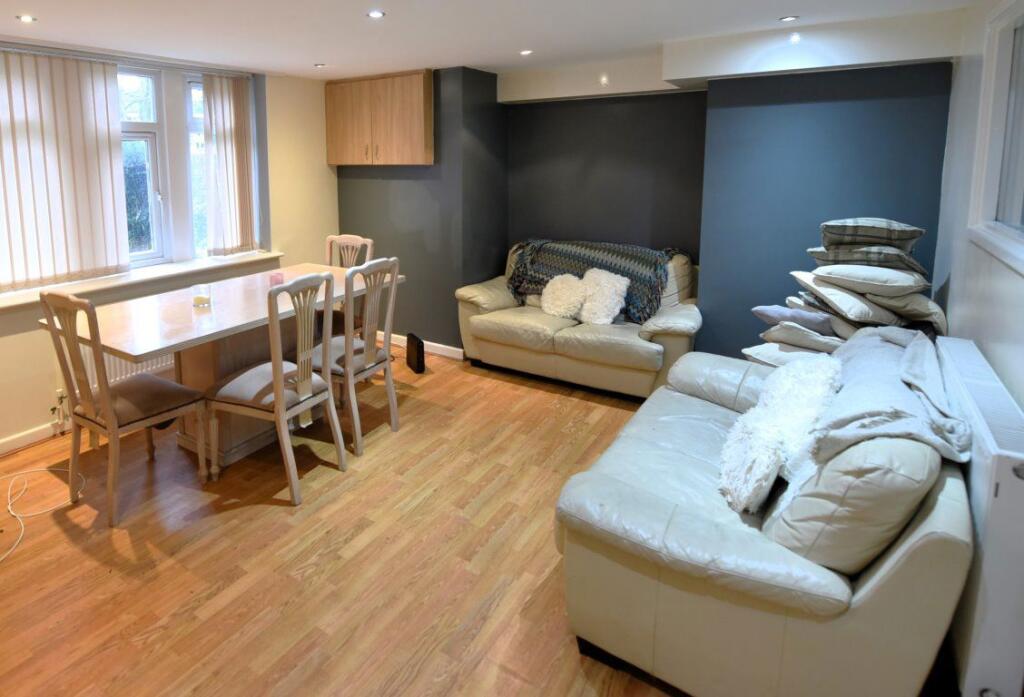 3 bed 1st Floor Flat for rent in Leeds. From DEU Estates - Leeds