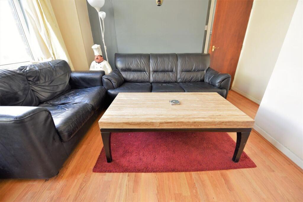 2 bed 1st Floor Flat for rent in Leeds. From DEU Estates - Leeds