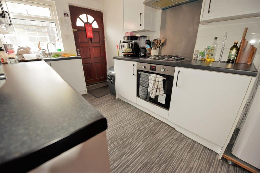 4 bed Detached for rent in Leeds. From DEU Estates - Leeds