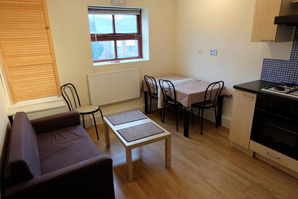 3 bed 1st Floor Flat for rent in Leeds. From DEU Estates - Leeds 3 bed 1st Floor Flat for rent in Leeds. From DEU Estates - Leeds