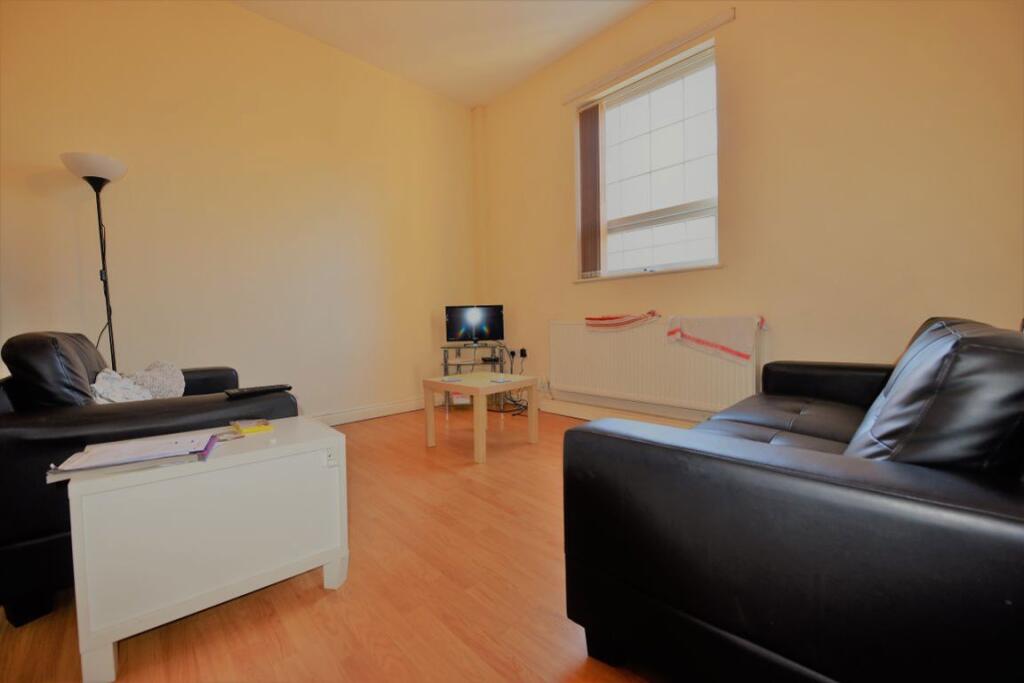 3 bed 1st Floor Flat for rent in Leeds. From DEU Estates - Leeds 3 bed 1st Floor Flat for rent in Leeds. From DEU Estates - Leeds