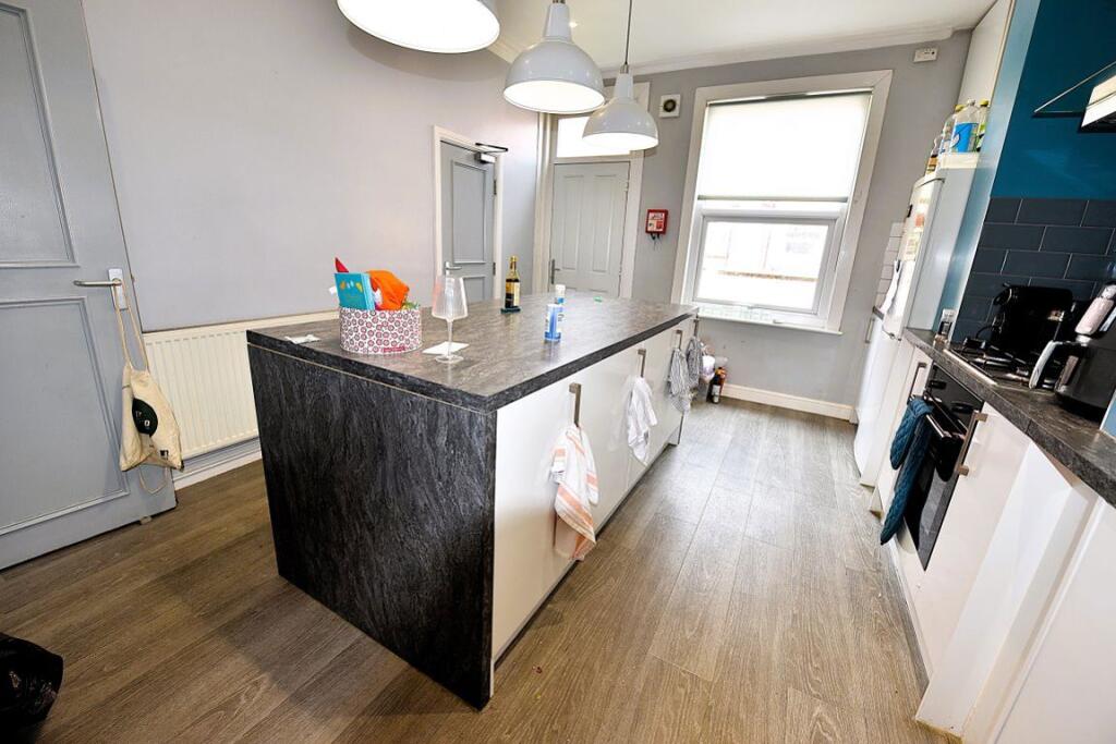 3 bed Detached for rent in Leeds. From DEU Estates - Leeds