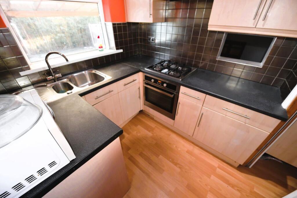 3 bed Detached for rent in Leeds. From DEU Estates - Leeds