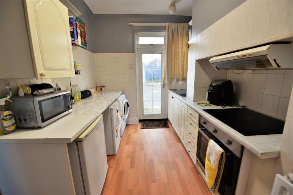 2 bed 1st Floor Flat for rent in Leeds. From DEU Estates - Leeds