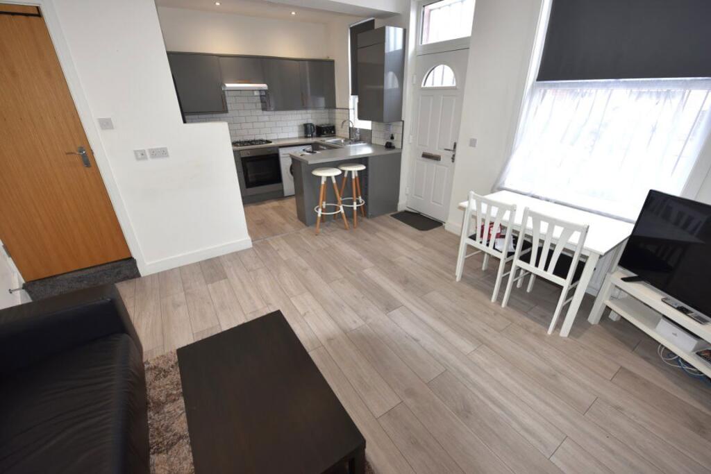 3 bed Detached for rent in Leeds. From DEU Estates - Leeds 3 bed Detached for rent in Leeds. From DEU Estates - Leeds