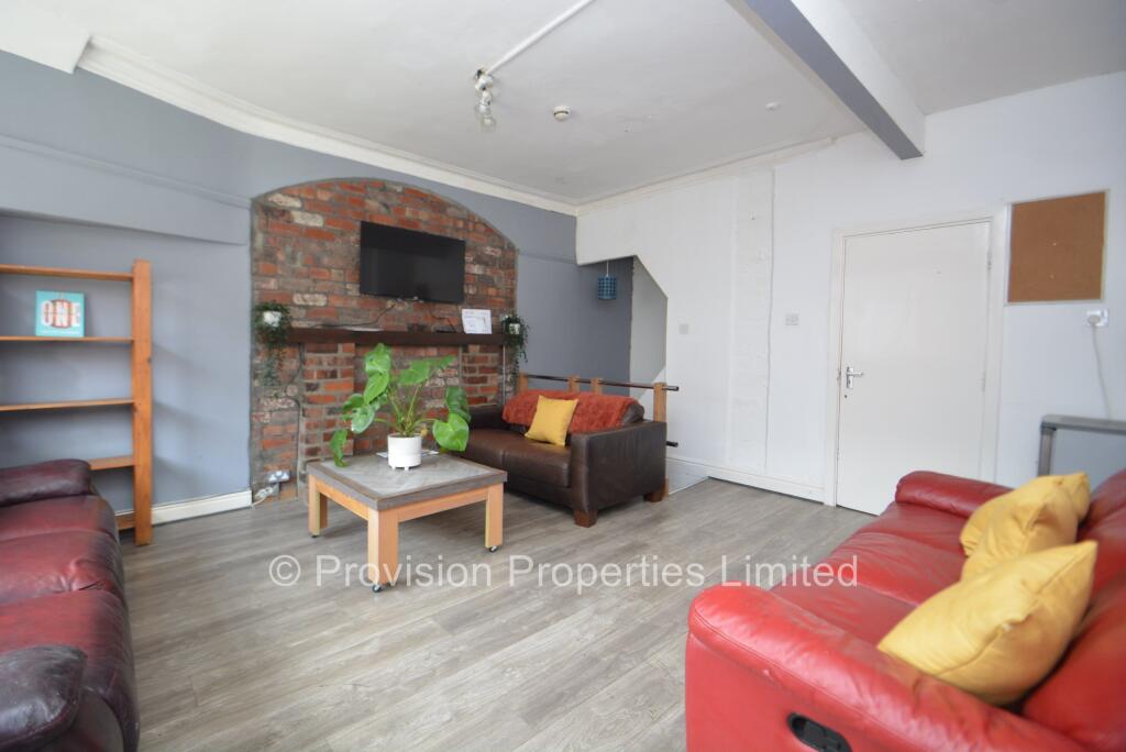8 bed Mid Terraced House for rent in Leeds. From Provision Properties - Leeds 8 bed Mid Terraced House for rent in Leeds. From Provision Properties - Leeds