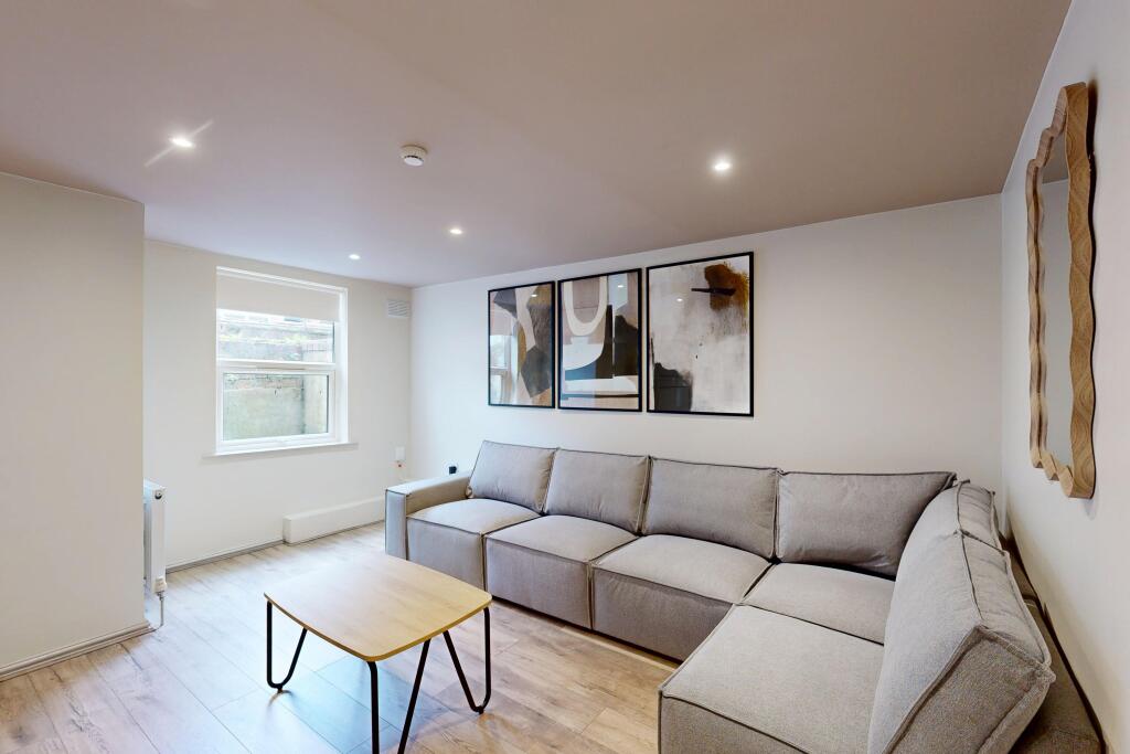 7 bed Mid Terraced House for rent in Leeds. From Provision Properties - Leeds 7 bed Mid Terraced House for rent in Leeds. From Provision Properties - Leeds