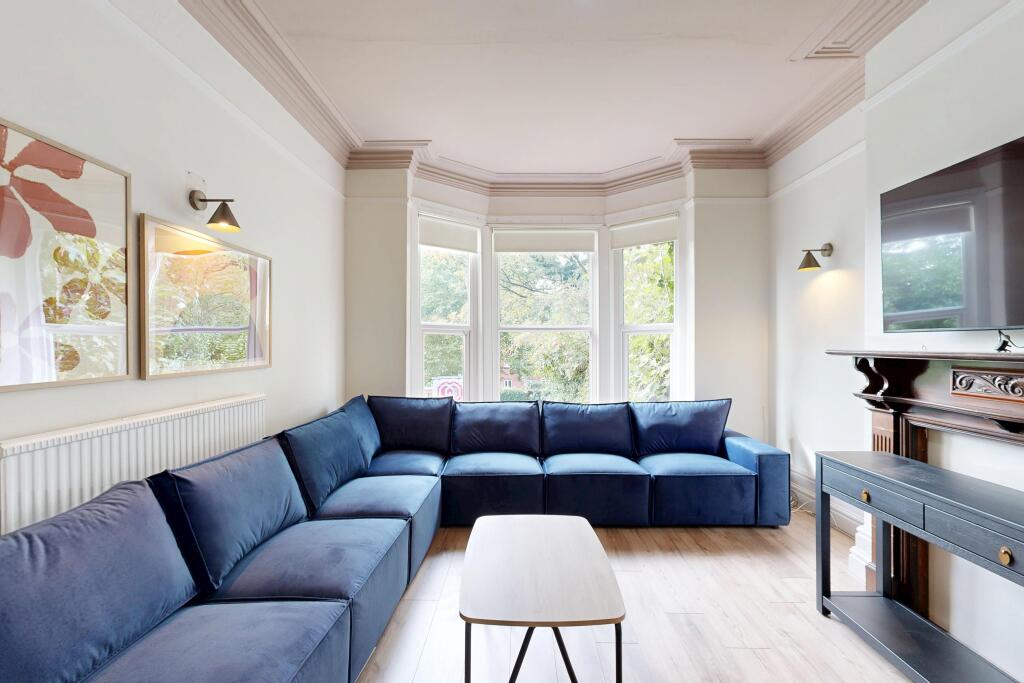 8 bed Mid Terraced House for rent in Leeds. From Provision Properties - Leeds